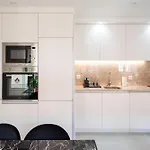 Апартаменты Pardal Rc A - Luxury 2 Bed In Alcantara Лиссабон